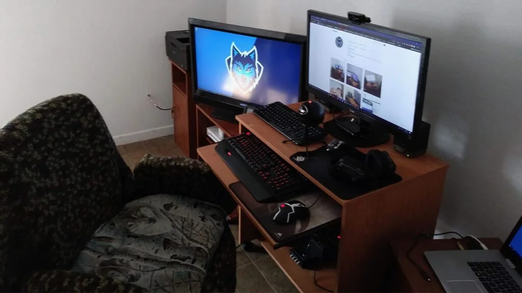 Hobby Office Setup Post Content